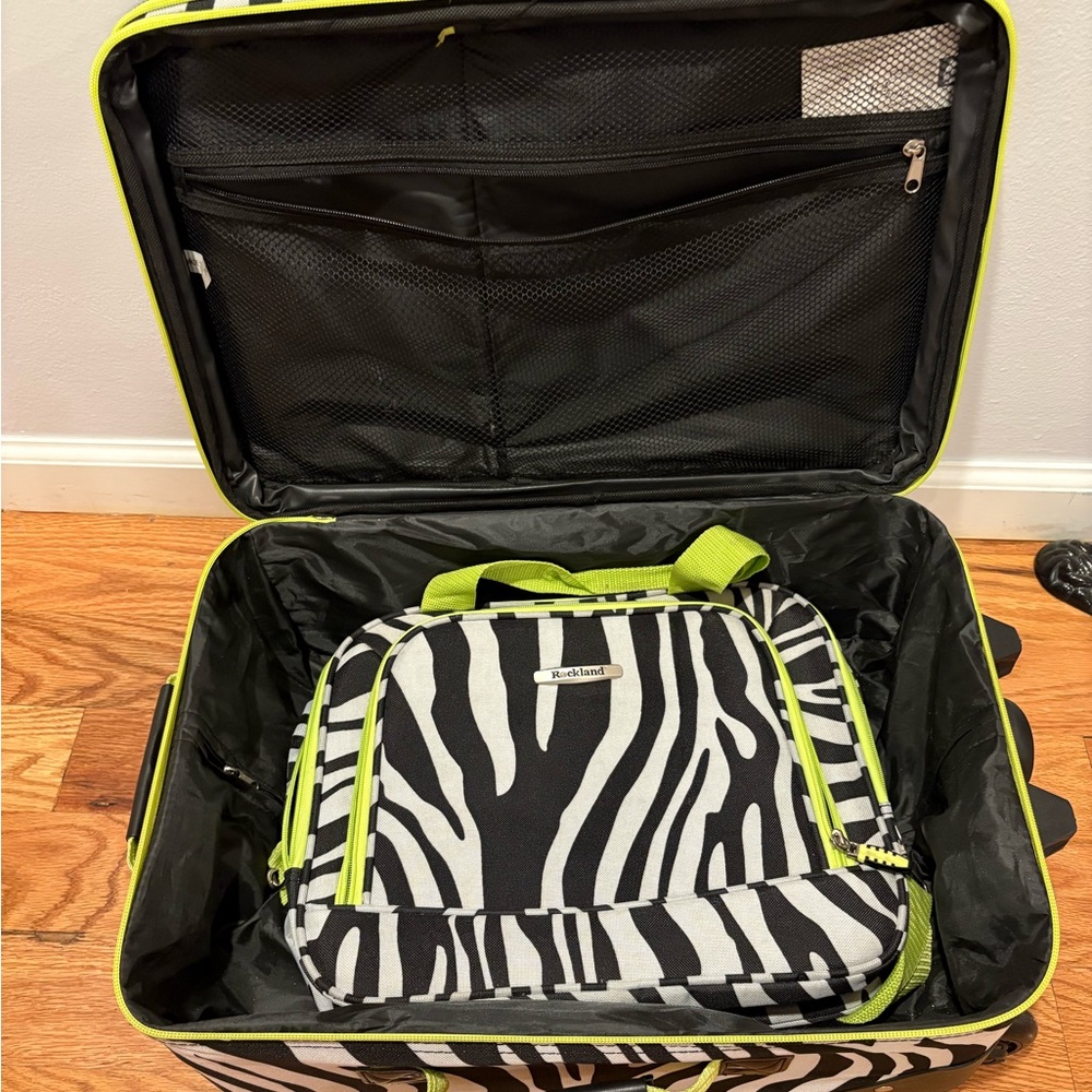 Kohl's Zebra Print Luggage Set with Lime Accents - Picture 7 of 9